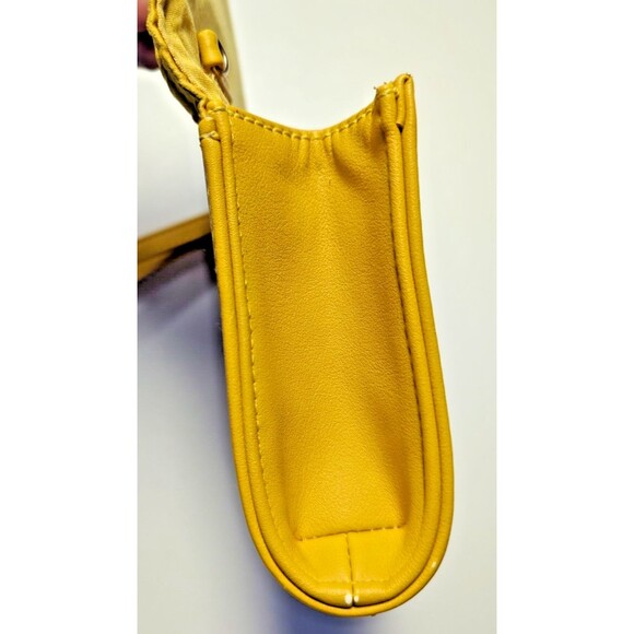Aldo Clutch Handbag Mustard Yellow with Hand Strap, Magnetic Clip Close - Picture 5 of 16
